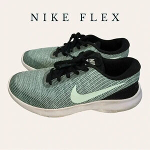 Nike FLEX TENNIS SHOE SIZE 6 SEA-FOAM GREEN/BLACK IN COLOR‎